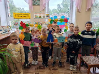 экскурсия в библиотеку дошкольников «Каждому человеку открыт путь в библиотеку» - фото - 1