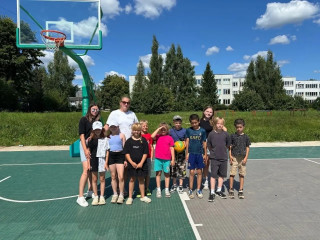 соревнования по вышибалам, в рамках партийного проекта «Детский спорт», приуроченного ко Дню физкультурника - фото - 1